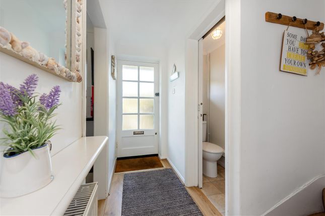 3, Cunliffe Close, Chichester photo 4