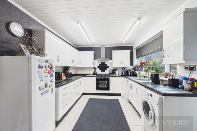 8A, Sands Lane, Bridlington photo 2