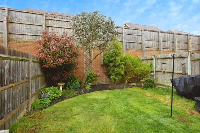 7, Collins Close, Salisbury photo 2