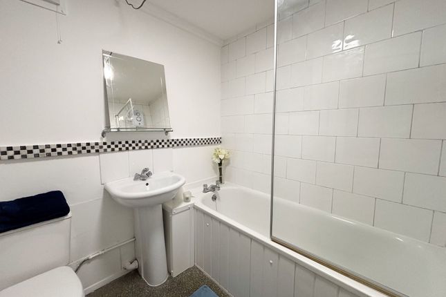 Abbey Mansions,Flat 16, Silver Birch Road, Birmingham photo 5