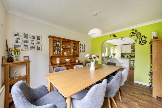 4, Spruce Close, Winchester photo 3
