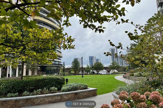 Lincoln Apartment Fountain Park Way, London photo 4