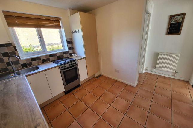 14 Osprey Walk, LUTON photo 3