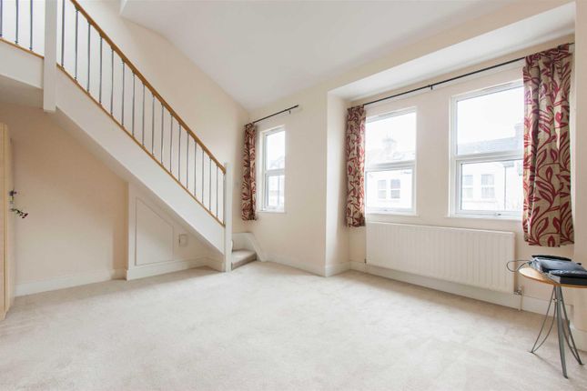 Flat to rent in Berrymead Gardens, London
