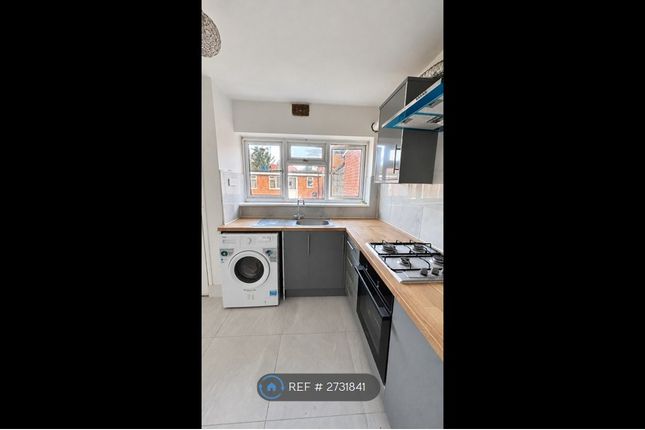 Ringway, Southall photo 5
