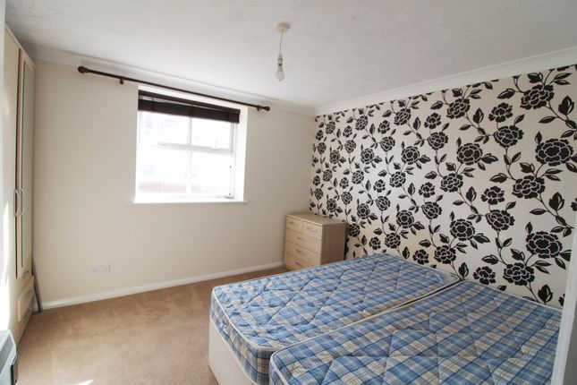 21, Elm Park, Reading photo 5