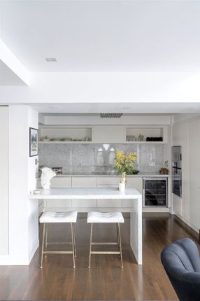 Flat for sale in Ledbury Road, Notting Hill