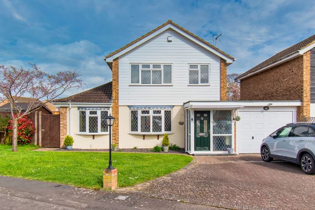 Thumbnail Detached house for sale in Loxwood, Earley, Reading