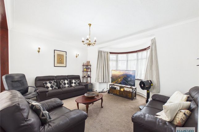 4, Rowland Avenue, Harrow photo 2