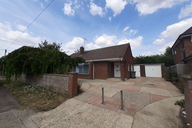 10 Croft Avenue, Andover photo 2