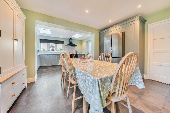 9, Castle Close, Halstead photo 2
