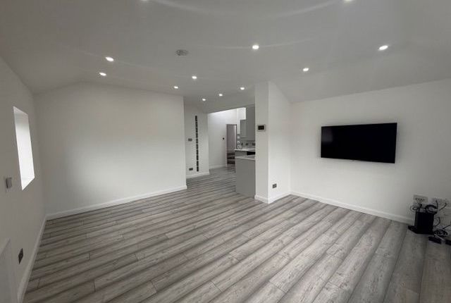 3-bed flat on 56A, First Avenue, London, £450,000