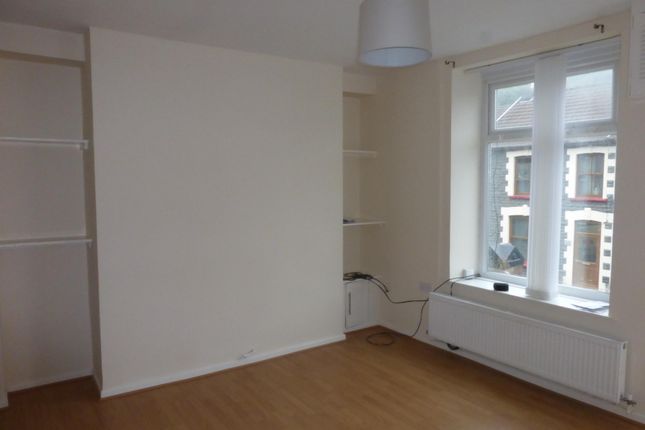 62, Porth photo 4