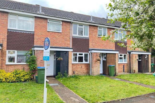 3-bed house on 80, Willowhayne Drive, Walton-On-Thames, £2,100/mo