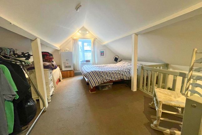2c Barrington Street, Tiverton photo 4
