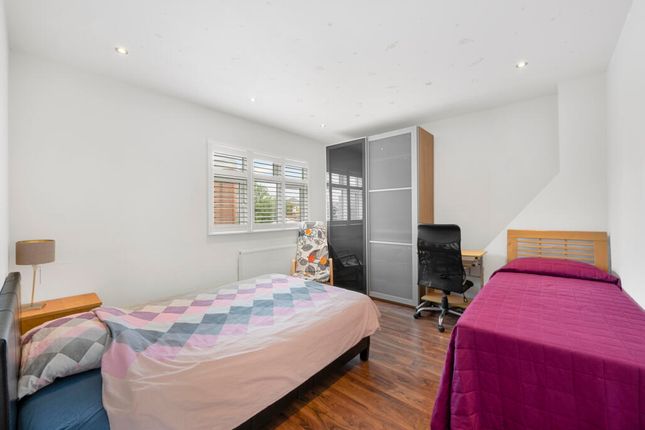 3, Windermere Avenue, LONDON photo 5