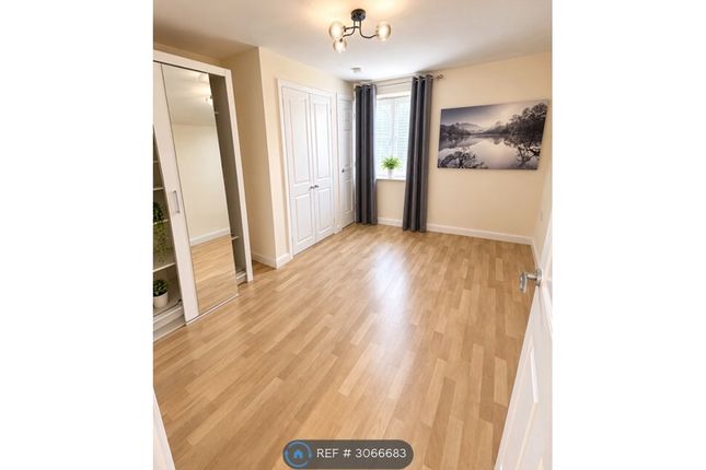 Brunel Crescent, Swindon photo 4