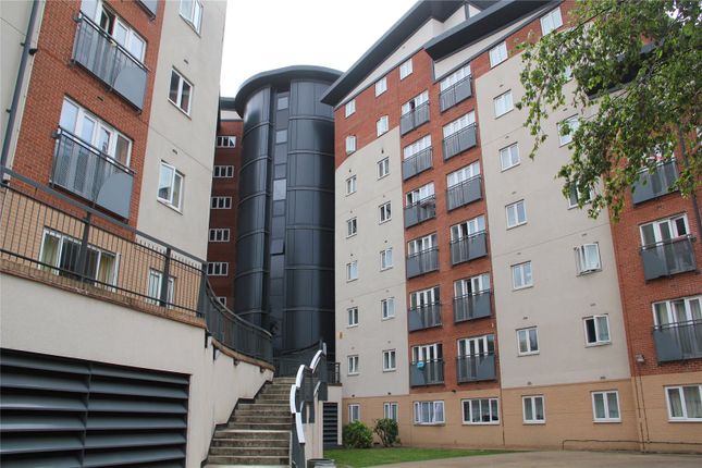 Flat for sale in Aspects Court, Slough, Berkshire
