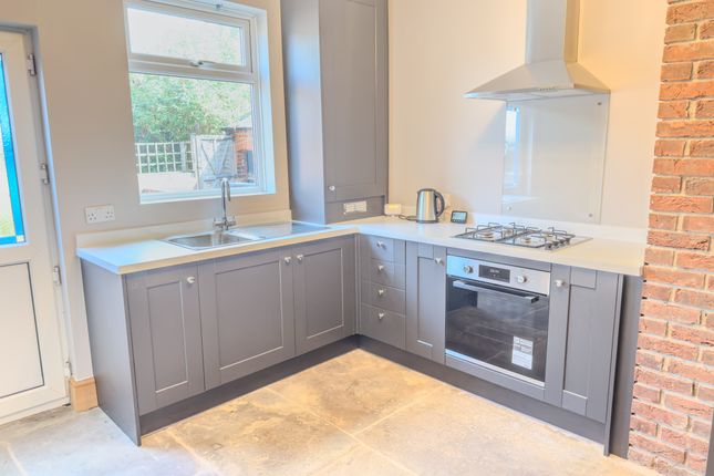 2-bed house on 7 Beulah Terrace, Leeds, £1,100/mo