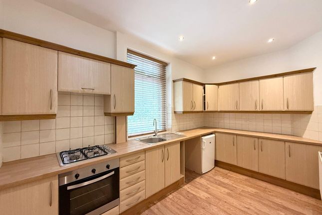 2, Springwood Cottages, Farsley photo 3