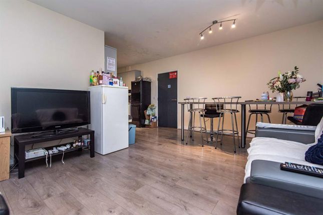 Flat 4 Equitable House, 5-7 South Parade, NG1 photo 5