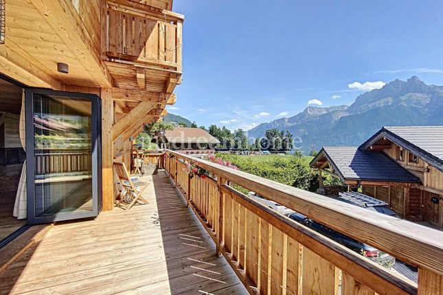 Chalet for sale in Cordon, 74700, France