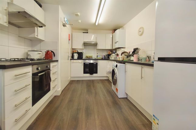 Thumbnail Room to rent in Dalmeny Close, Wembley, Middlesex