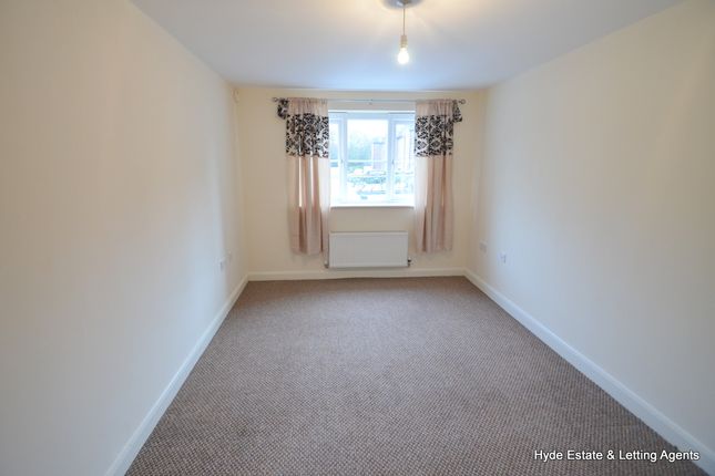 Flat to rent in Moss Lane, Blackrod, Bolton