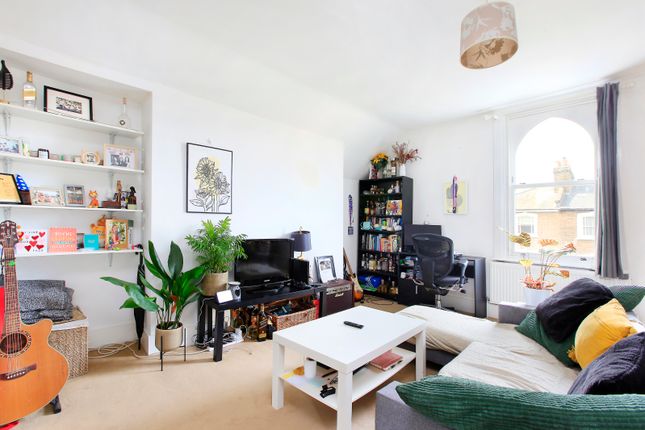 Flat for sale in Spencer Road, Wandsworth, London