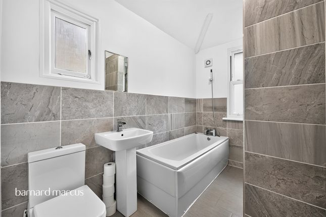 11, Litchfield Road, Sutton photo 4