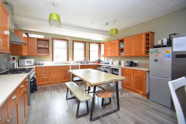 Manor Drive, Hyde Park photo 2