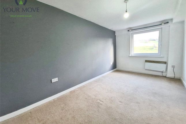 32 Parkwood Court,, Parkwood Rise, West Yorkshire photo 4