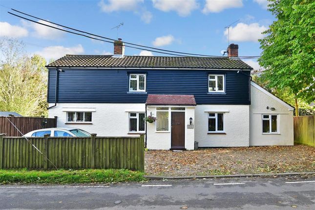 Thumbnail Detached house for sale in Harvel Road, Meopham, Kent
