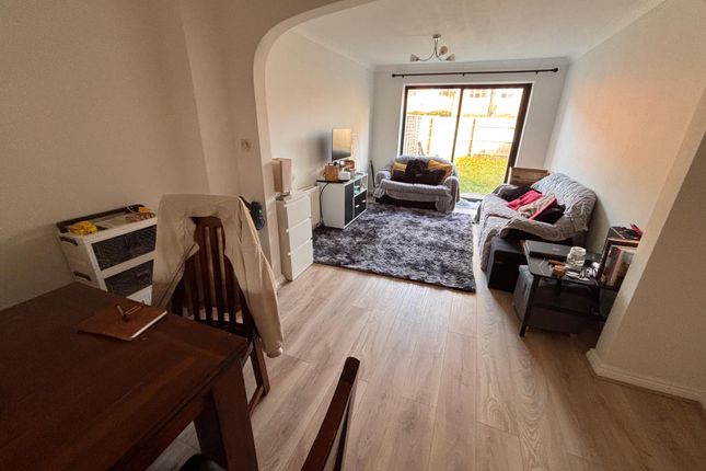 17, Beaumont Place, Isleworth photo 4