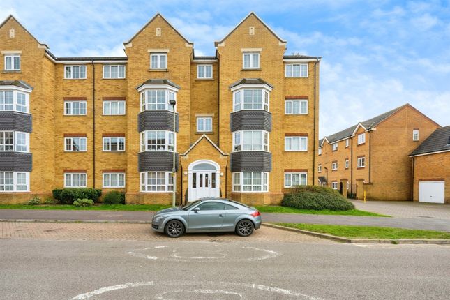 Thumbnail Flat for sale in Henley Road, Bedford