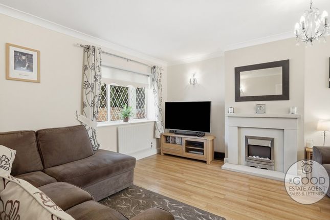 8, Lambourne Road, Chigwell photo 2