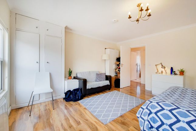Flat 4, 20, Lisson Grove, London photo 2