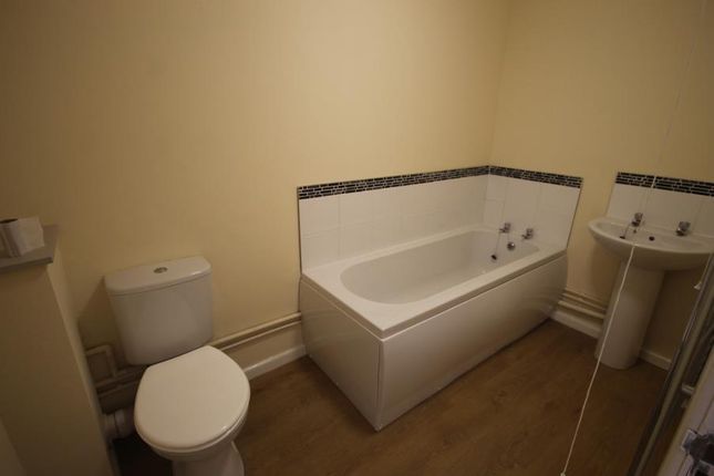 Flat 2 10, Oxford Street, Oakengates photo 5