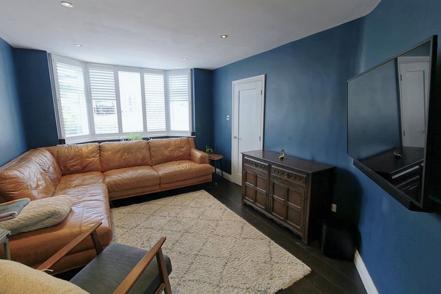 11 Bourton Crescent, Leicester photo 4