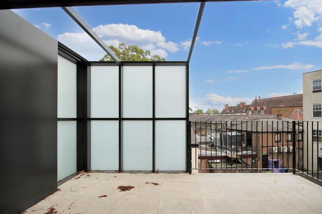 Flat 5, 59, Wolsey Road, Esher photo 4