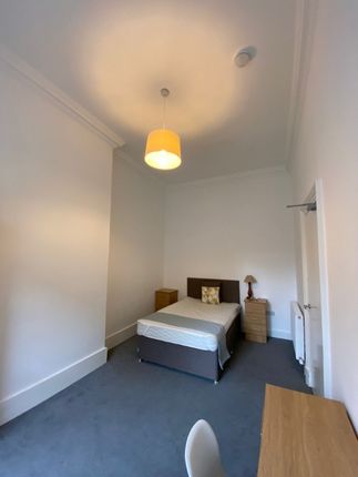 Flat to rent in Brougham Place, Tollcross, Edinburgh