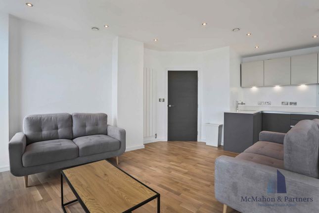 Flat to rent in 87B Newington Causeway, Elephant And Castle, London