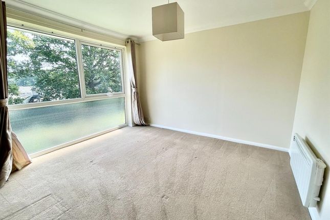 15 Hale Court, Farnham photo 4