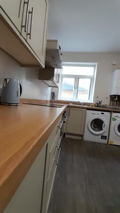 33 Wakefield Road, Room 1, NORMANTON photo 4