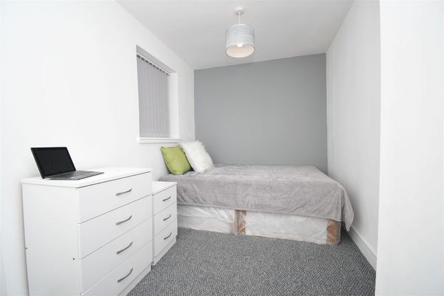 10 - 38 Queensberry.Jpg