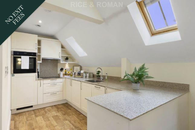 8 Fleur De Lis, Dukes Ride, Crowthorne photo 3