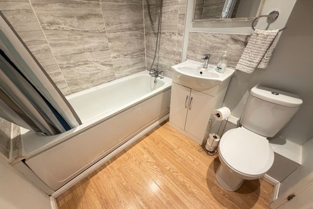 14, Abbey Mews, Dunstable photo 3