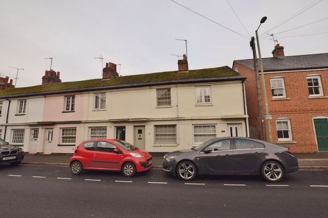 Terraced house to rent in Park Street, Thame