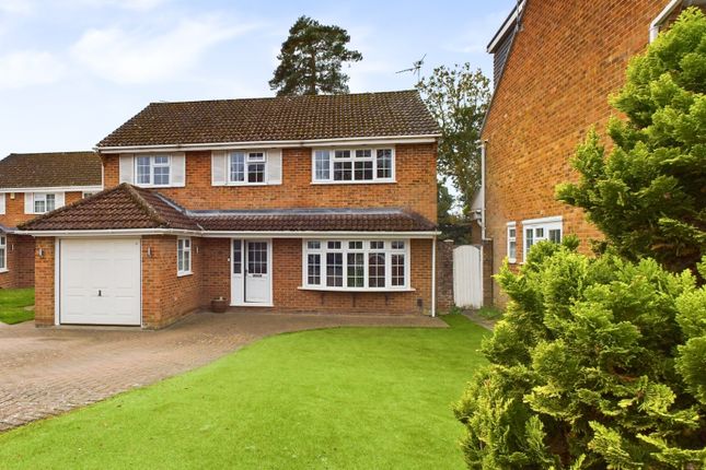 4-bed house on 15, The Fairway, Bordon, £650,000