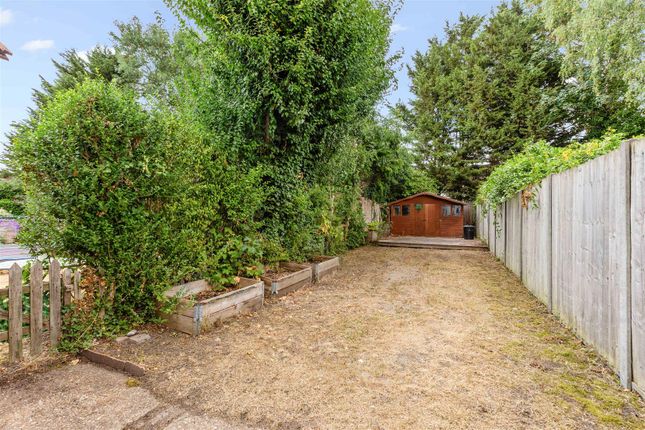 16, Shott Lane, Letchworth Garden City photo 3